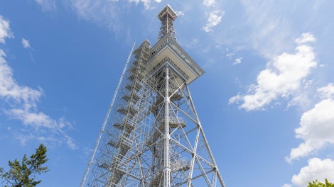 Der PERI UP Gerüsttreppenturm mit 1,00 m Stufenbreite erschloss die Arbeitsebenen oberhalb der Restaurantkanzel.