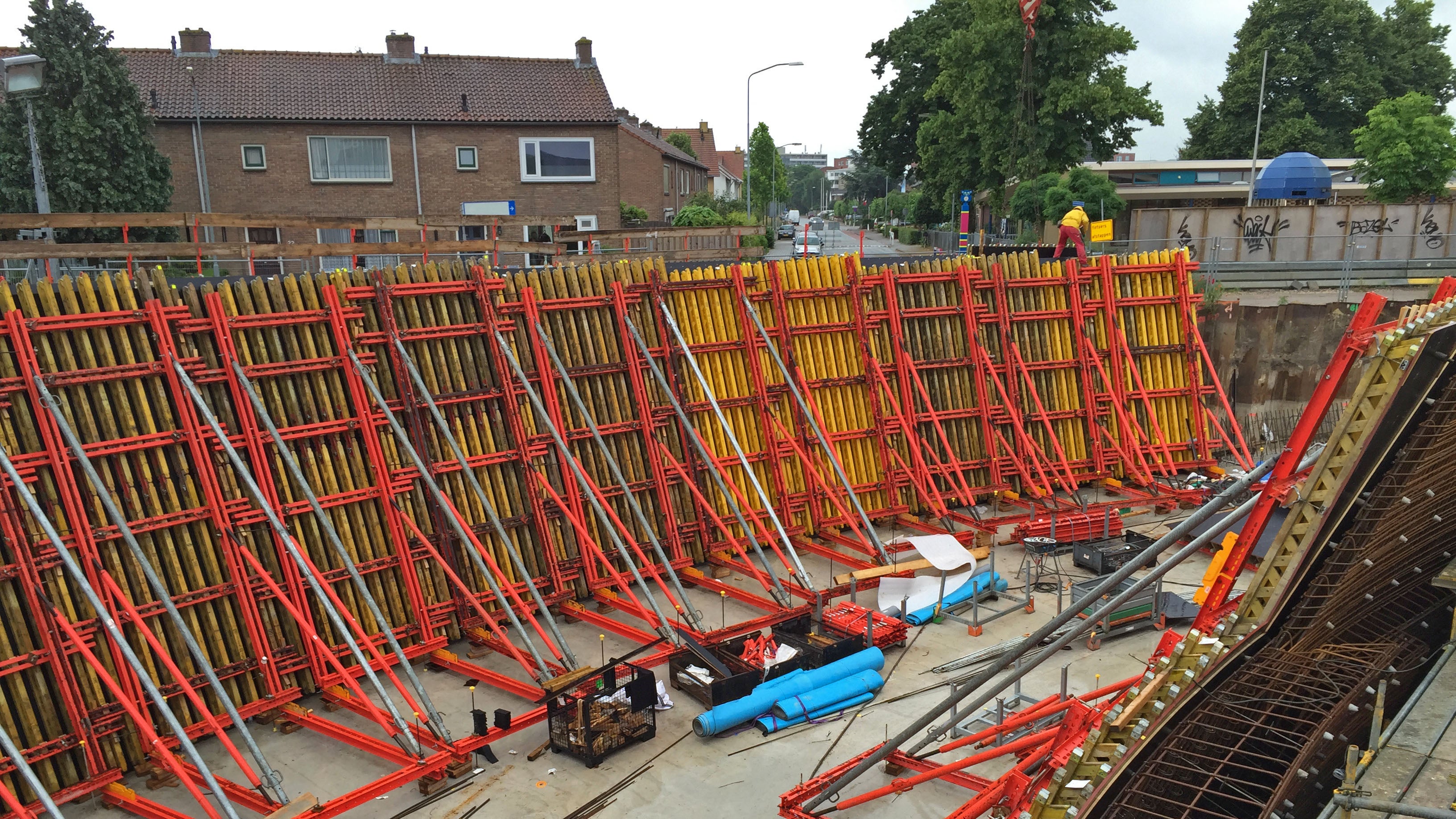 Dubbel gekromde wanden, uitgevoerd in VARIO GT24 wandbekisting