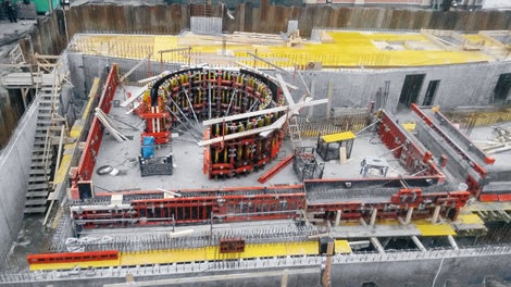 Oblúkové tvary bazénov odliate pomocou systémov debnenia MULTIFLEX, RUNDFLEX a QUATTRO.