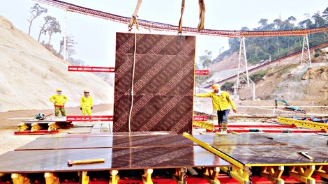 PERI Birch panels for a good concrete surface and many re-useable times