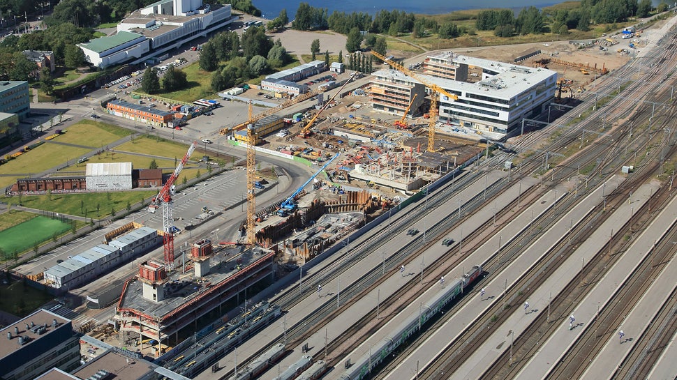 UPM:n toimitalo valmistuu ydinkeskustaan, Töölönlahden rannan maisemiin. 