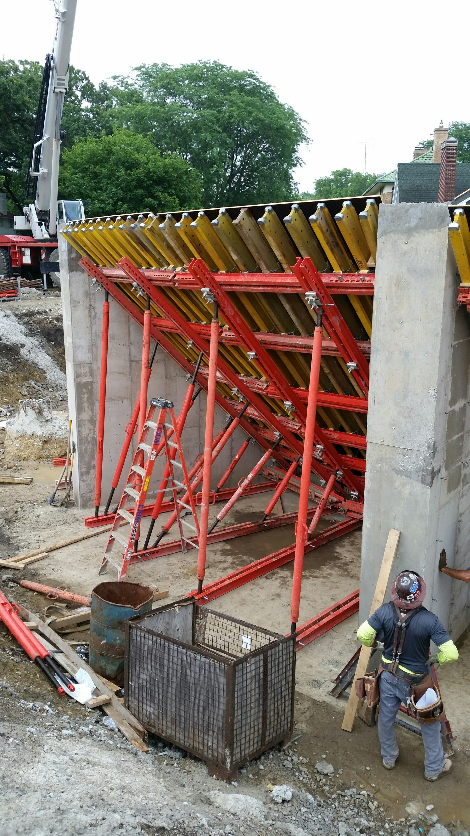 The panels were built by PERI and delivered pre-assembled and ready to use at the jobsite
