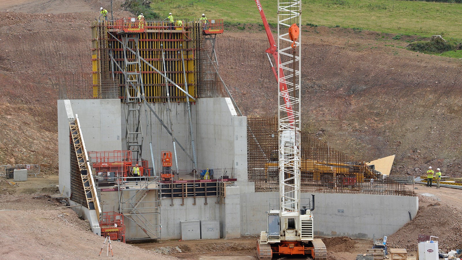 For the Drakelands Mine, the VARIO was designed and built for very high pressure which allowed the concrete to have a higher pour rate