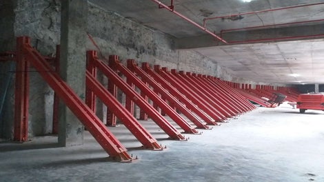 Pórticos VARIOKIT para soportar las pantallas preexcavadas.