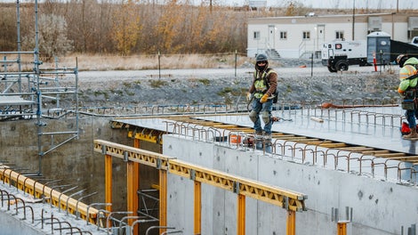 Initial setup of the MULTIFLEX system, where joists and stringers are configured to support flexible slab formwork layouts.