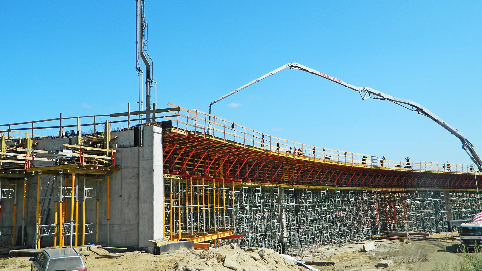 Betonowanie ustroju nośnego w pierwszym przęśle.