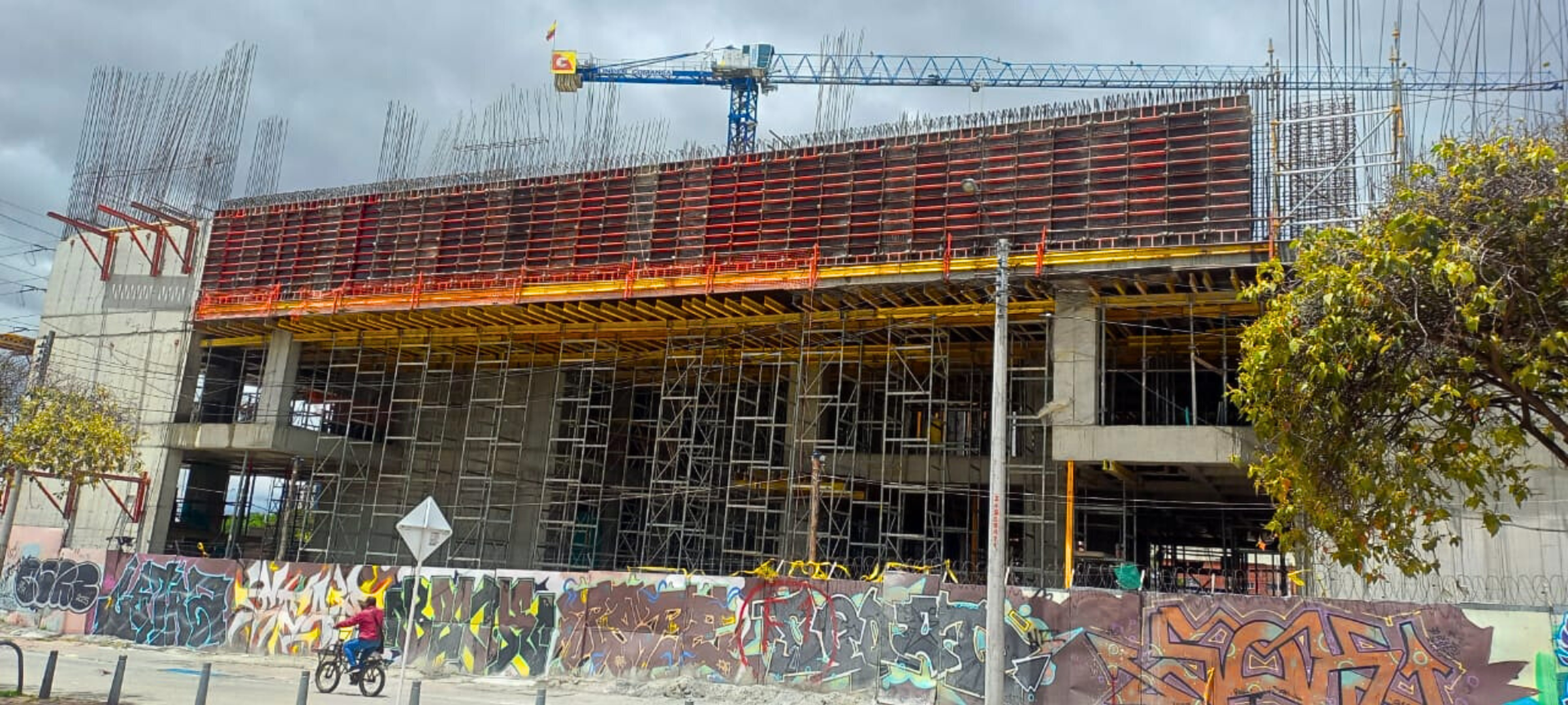 Sistema de encofrado LIWA para muros y columnas.