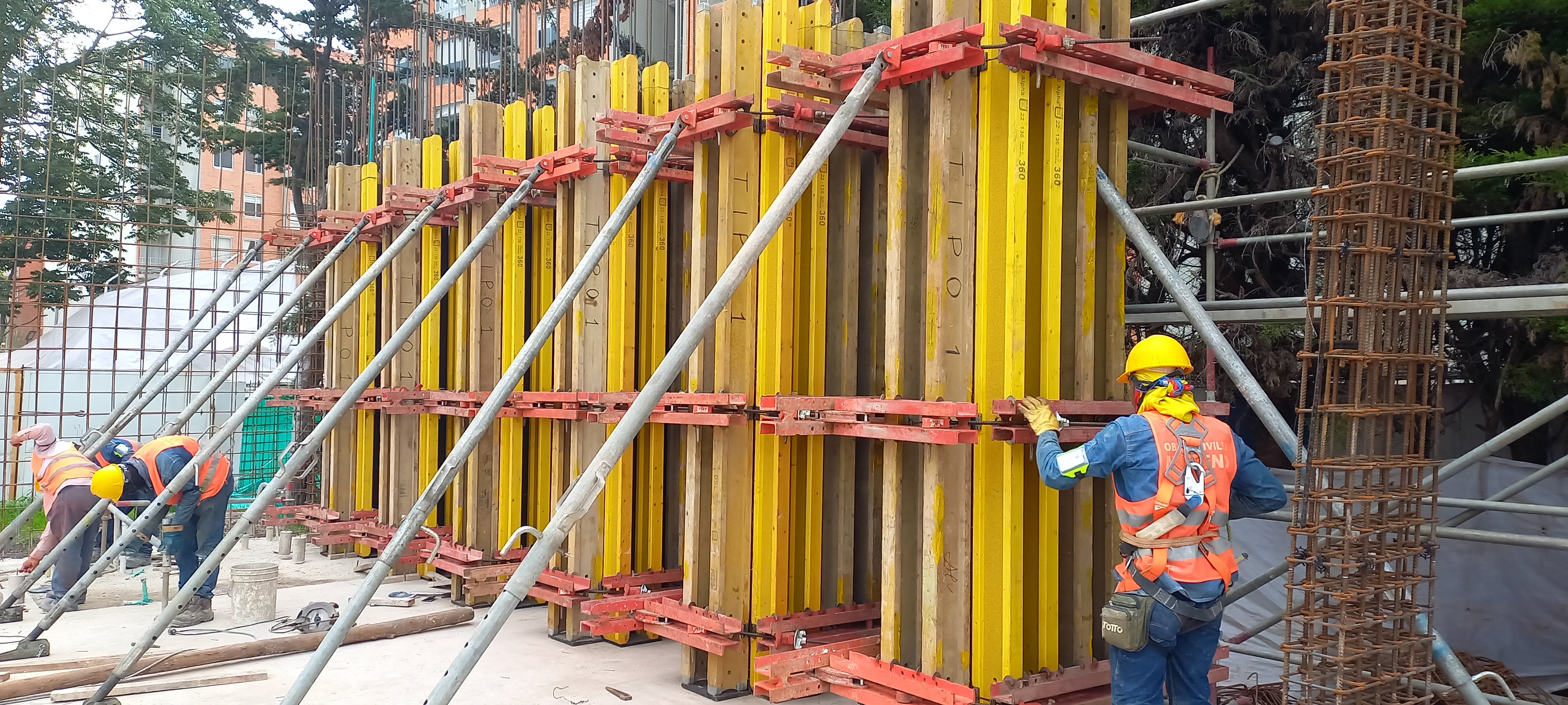 Sistema de encofrado para muros y columnas Vario VT-20