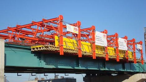 Γέφυρα αυτοκινητοδρόμου στην Λαμία