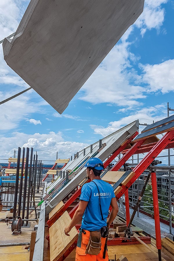 Konsool teostati monteeritavatest elementidest VARIOKIT elementide abil.<br/>(Foto: PERI GmbH)<br/>