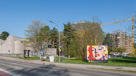 Der Museumsneubau MAC 2 (rechts) erweitert das 2013 eröffnete MAC 1 (links) um imposante 3.000 m² Ausstellungsfläche.