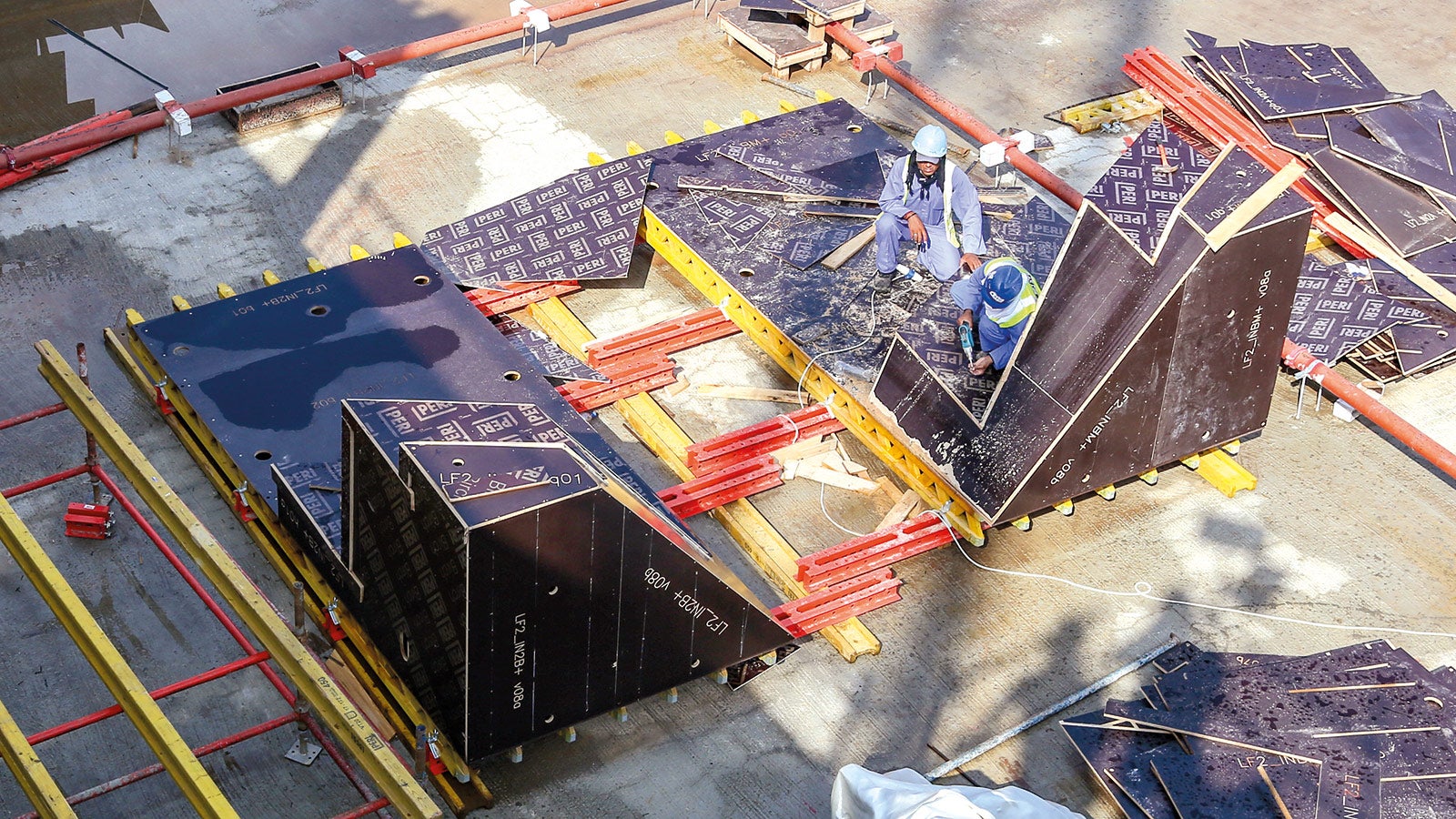 CNC-cut panels were prefabricated to suit the planned number of uses and assembled on site in accordance with the PERI assembly plans.