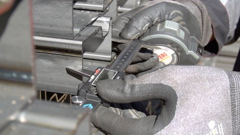 Готовая опалубка проверяется на геометрию и покраску. Если он обнаруживает брак, то щит отправляется на переработку.