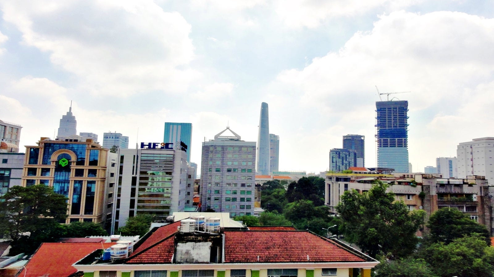 Together with Bitexco Buiding, Saigon Time Squares and Vietinbank Branch 1 Tower, Saigon Centre shapes the Skyline of Ho Chi Minh City.