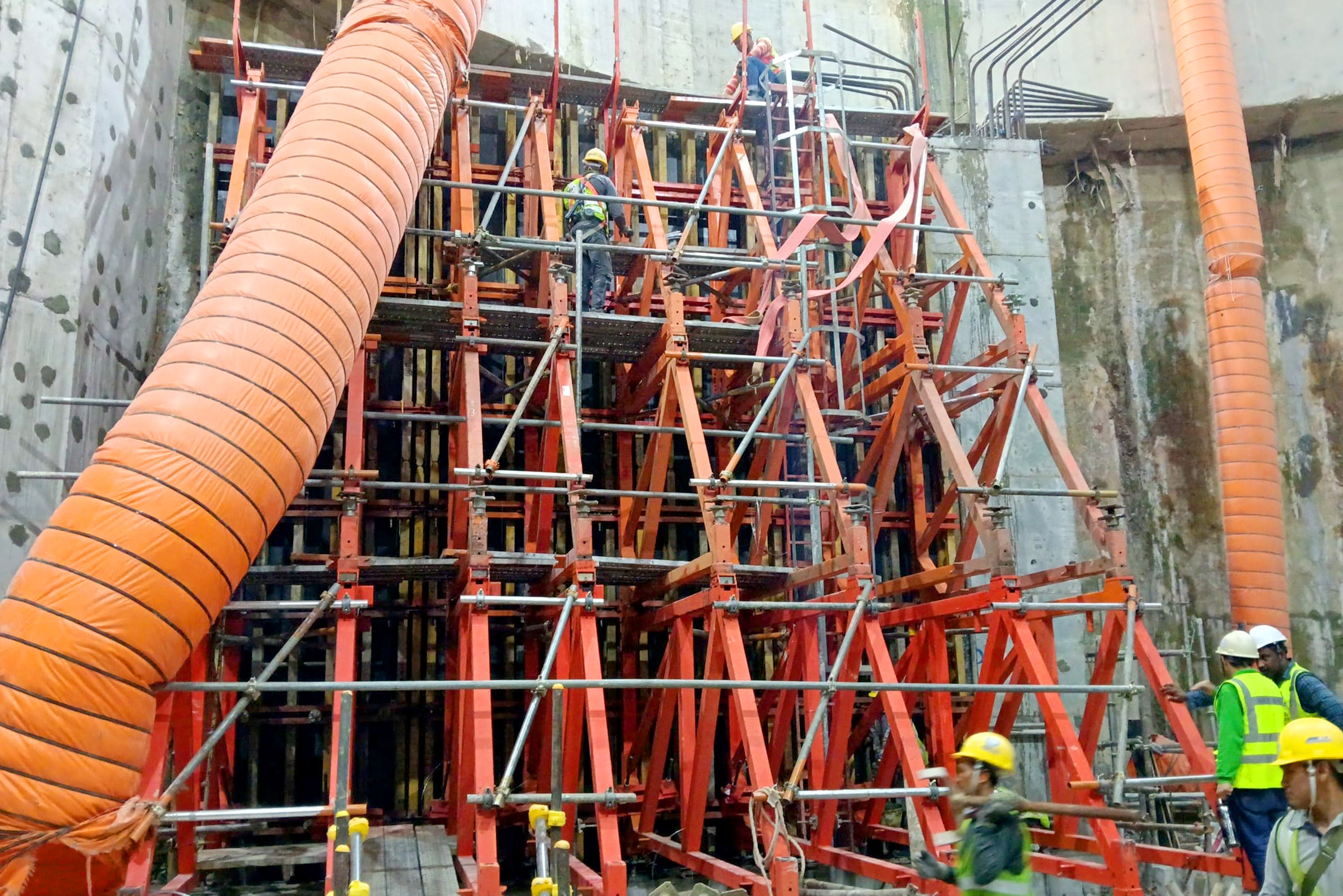 SB Brace Frames + VARIO Wallform for construction of required portal walls