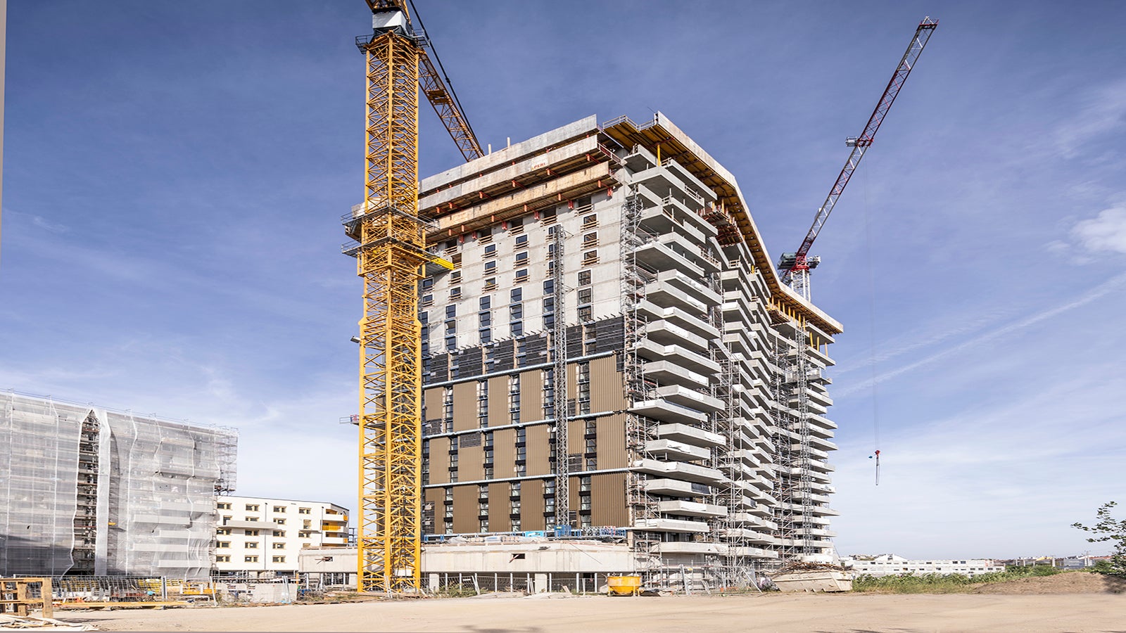 RCS Kletterbühne und Stahlriegel Deckentische mit SRU Bühnen