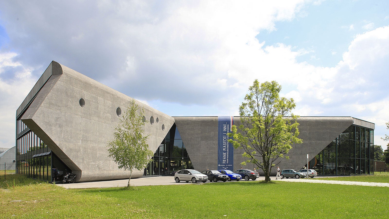 Muzeum Lotnictwa Polskiego - widok obiektu po oddaniu do użytku