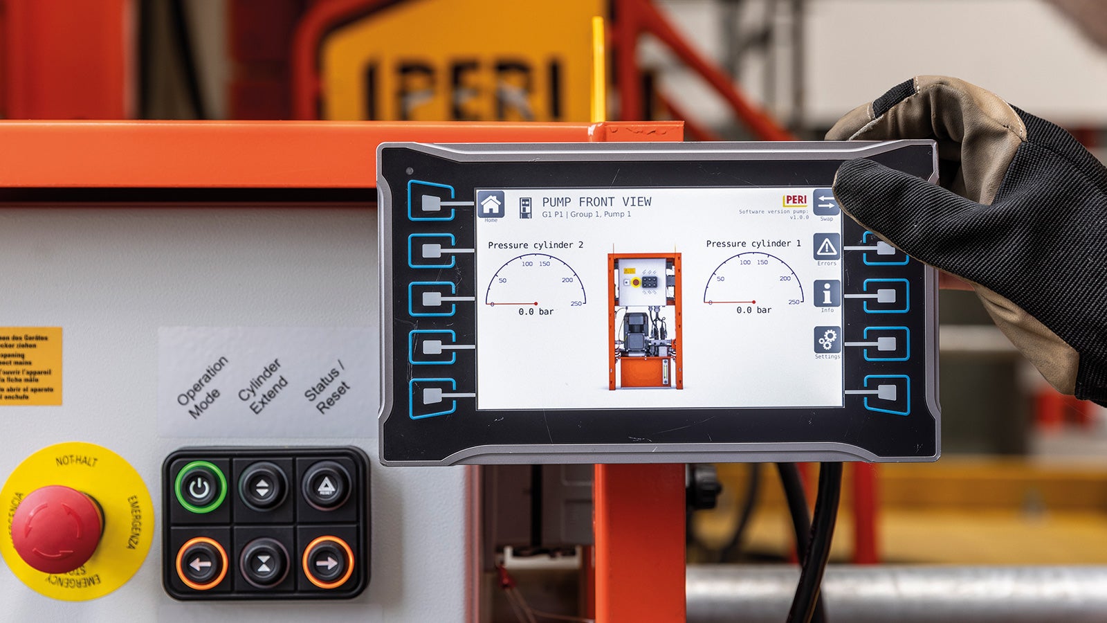 Complete monitoring of the climbing process is possible by light signals on the RCS MAX Hydraulic Unit and by the display.