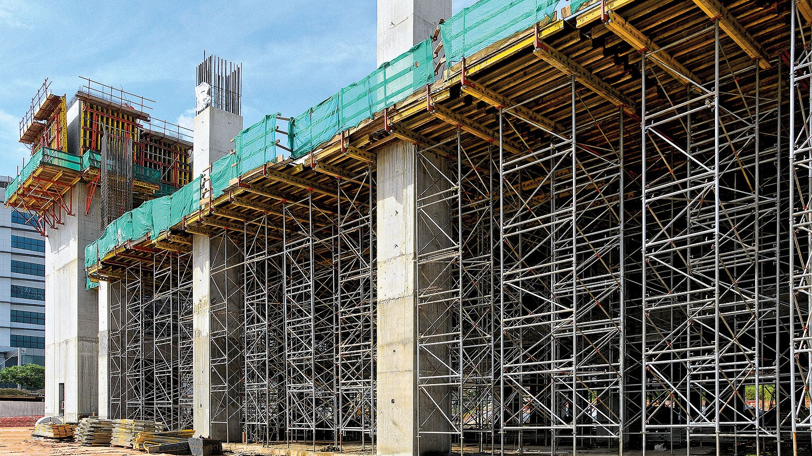 With the frame heights R 150 and R 110, as well as the large spindling lengths, each height is continuously adjustable up to the maximum.<br/>