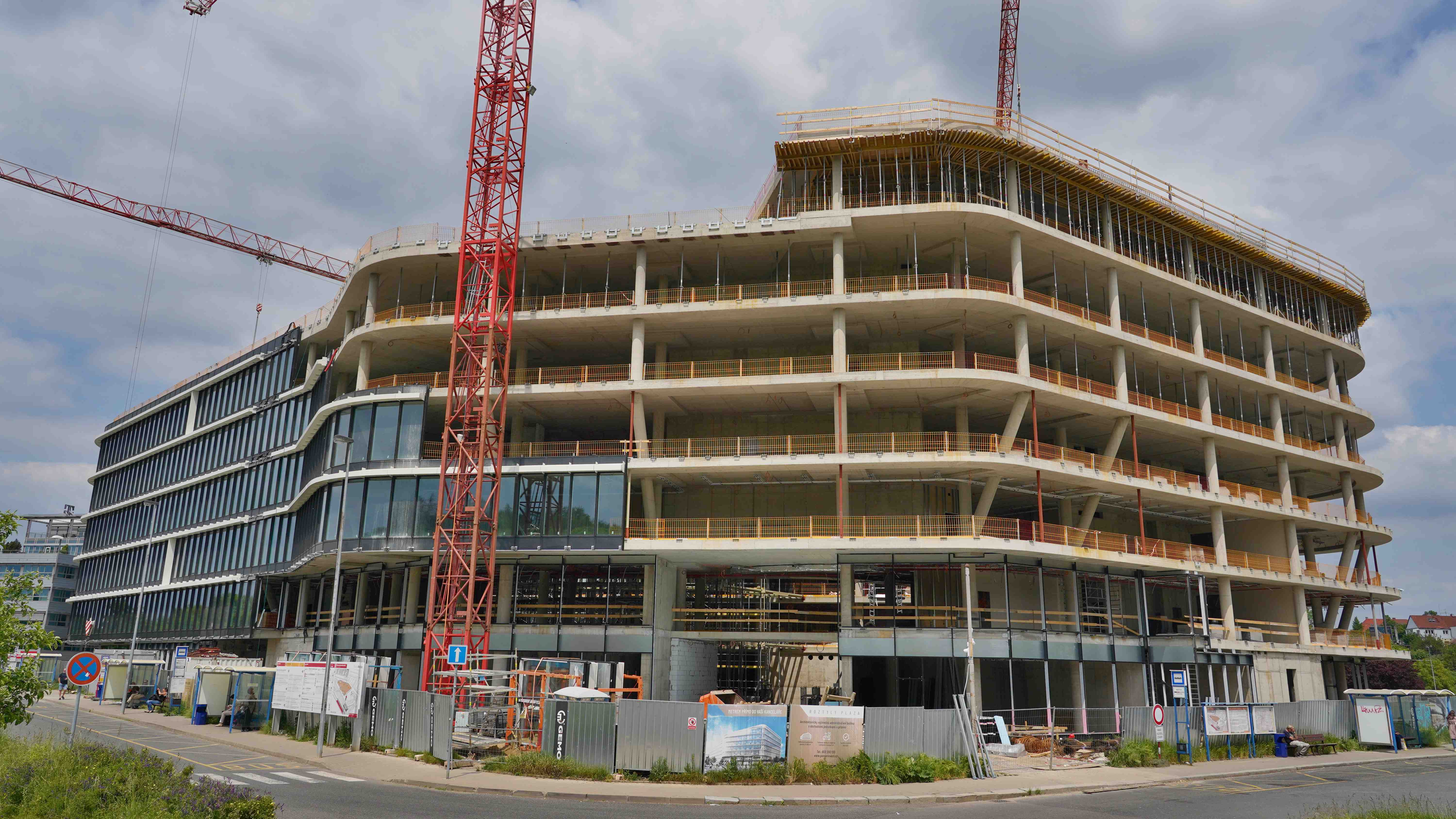 Administrativní budova Roztyly Plaza, Praha