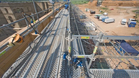 Vytvořené pracovní lávky byly rovné, pohodlné, prostorné a bezpečné.