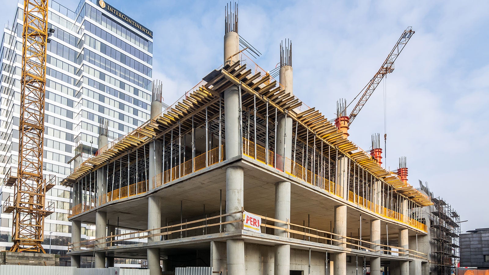 Završetkom podzemnih etaža sva se oprema dalje koristi na prizemlju te za izvedbu etaža 1. do 3.