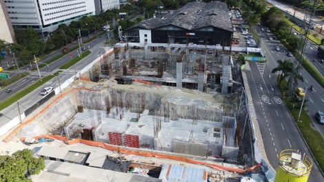 Sistemas de encofrado LIWA y HANDSET ALPHA para muros, pantallas y columnas.