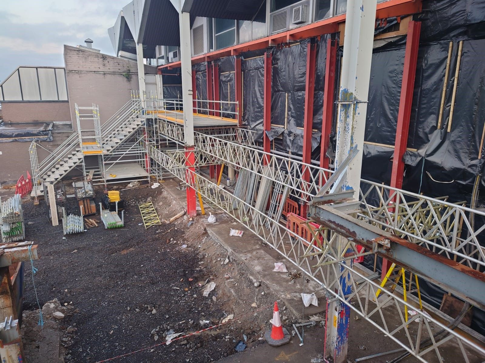 System scaffolding was specified for this project to replicate a clear and unobstructed emergency fire escape route which would be used throughout the duration of the demolition and remedial works. 