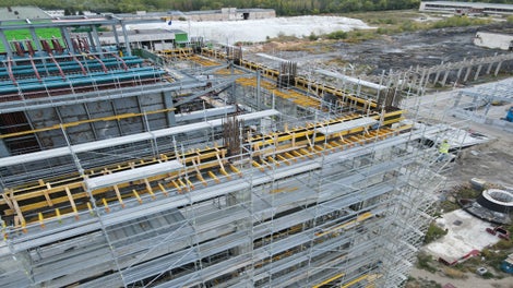 И най-предизвикателните решения със скеле не представляват трудност за експертите в екипа на PERI