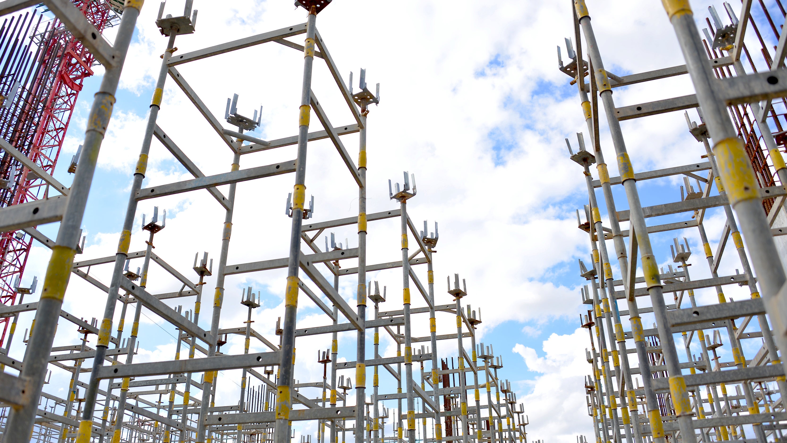 Installation of ST 100 Stacking Tower for slab and back prop