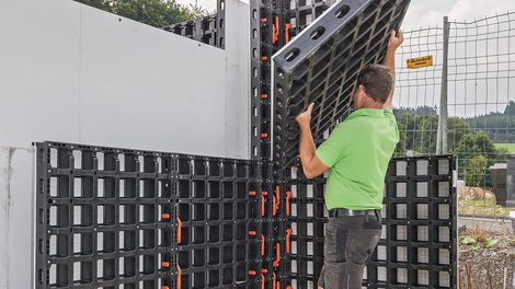 A particularly high level of productivity and ergonomic handling is possible due to the systems low weight.