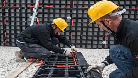 Ľahké debnenie pre steny, základy, stĺpy a stropy.