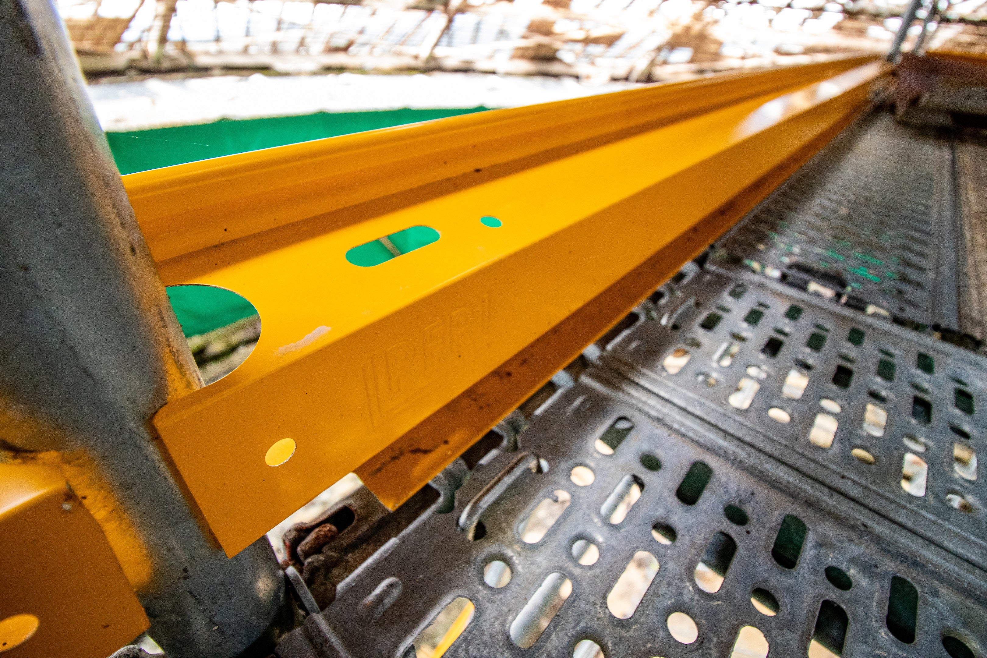 Всички елементи от PERI UP Flex са с интегрирана заключваща система GRAVITY LOCK