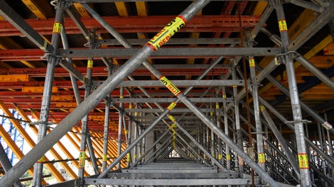 Системно решение за 3,50 метра конзолно подпиране с PERI UP Flex модулно скеле на плоча с VARIOKIT елементи