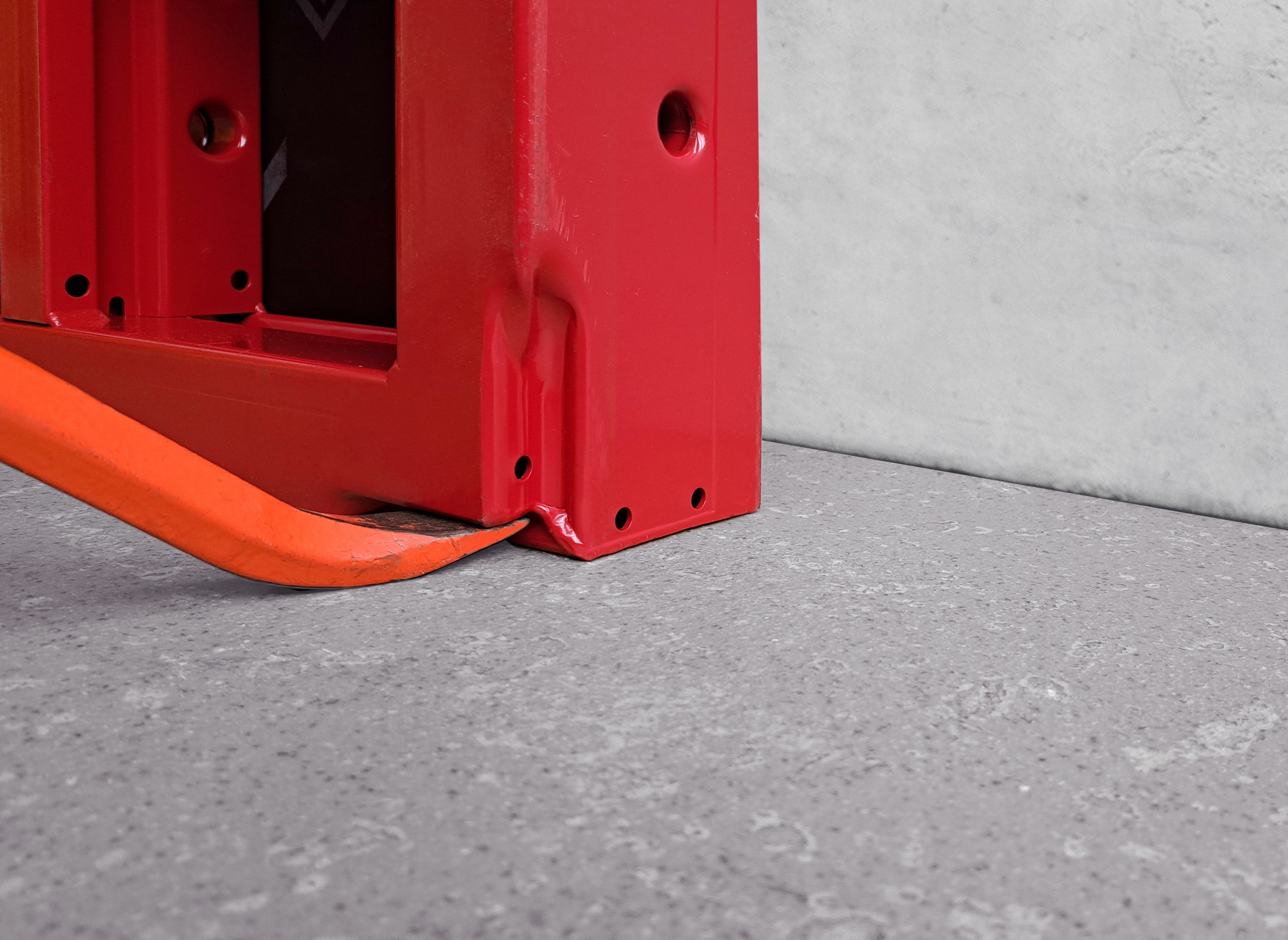 Die vergrößerte Fläche im Bereich der Hebelecke ermöglicht einen besseren Zugang mit dem Hebeleisen und erleichtert damit das Ausschalen.