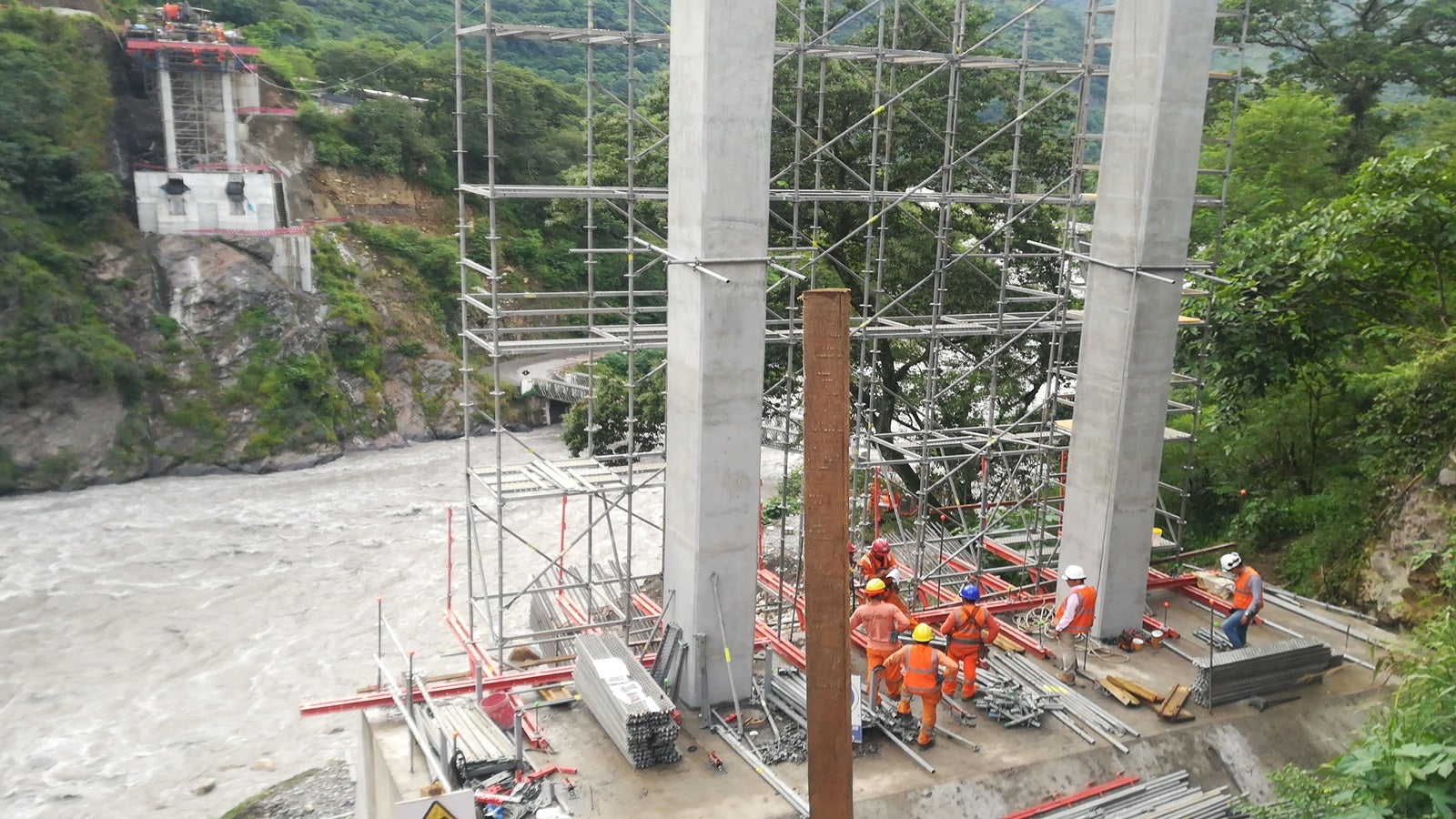 En la obra también se utiliza los andamios PERI UP Flex como cimbra