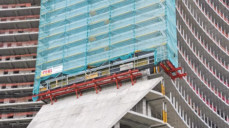 Консоли VARIOKIT не только заменили рабочие подмости, но также служили опорой для фасадных лесов.