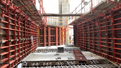 Sistema de encofrado LIWA para Muros Macizos y Pila Central de Pozo de Cribado. 