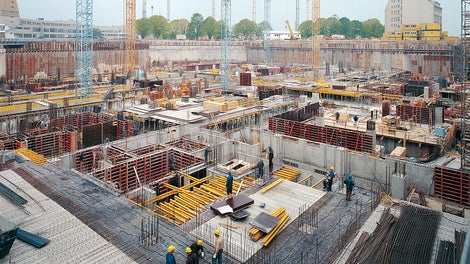 A short construction schedule required a formwork and scaffolding manufacturer who was able to provide the huge amounts of materials in a very short time.