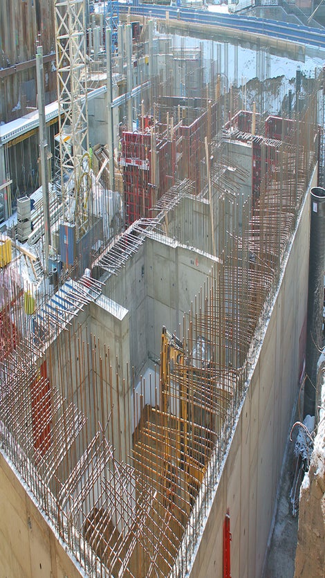 Luminaryn 21-kerroksisen asuintornin paikallavalutyöt olivat lopputalvesta 2017 edenneet jo maan pinnalle.