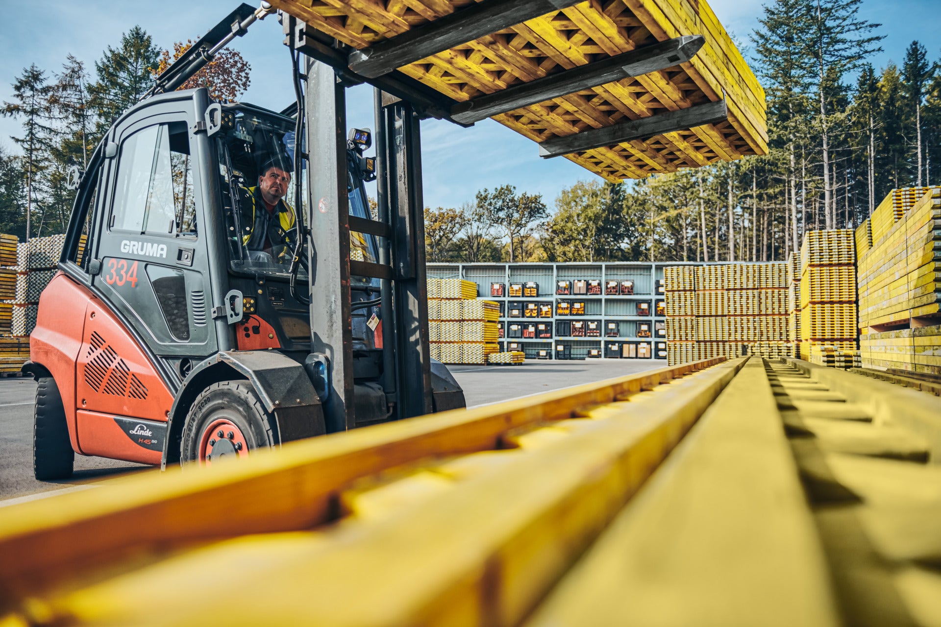 Vermietung von Schalungs- und Gerüstmaterial im Einsatz 1