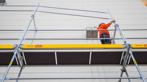 Grâce à la construction partiellement dissociée et à l'utilisation d'aciers à haute résistance, le plus grand cadre Easy pour une largeur de système de 100 cm ne pèse que 12,5 kg.