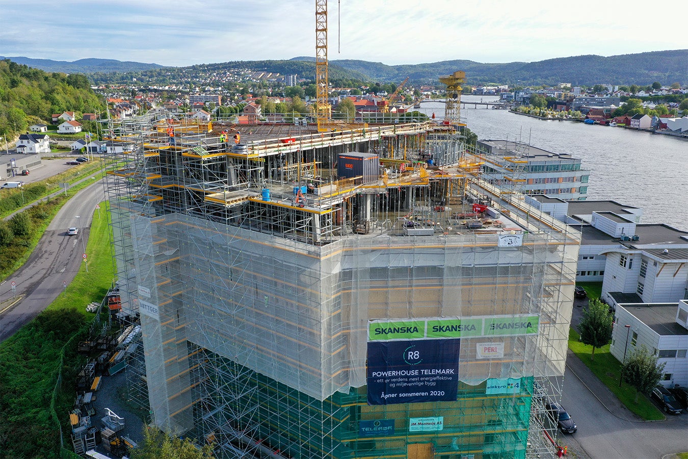Trappetårn, innlastningstårn, fasadestillas og Skydeck