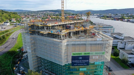 Trappetårn, innlastningstårn, fasadestillas og Skydeck