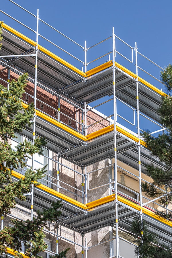 Das PERI UP Gerüstsystem ermöglicht flexible Anpassung an örtliche Gegebenheiten nahezu ohne aufwendige Kupplungsarbeiten.