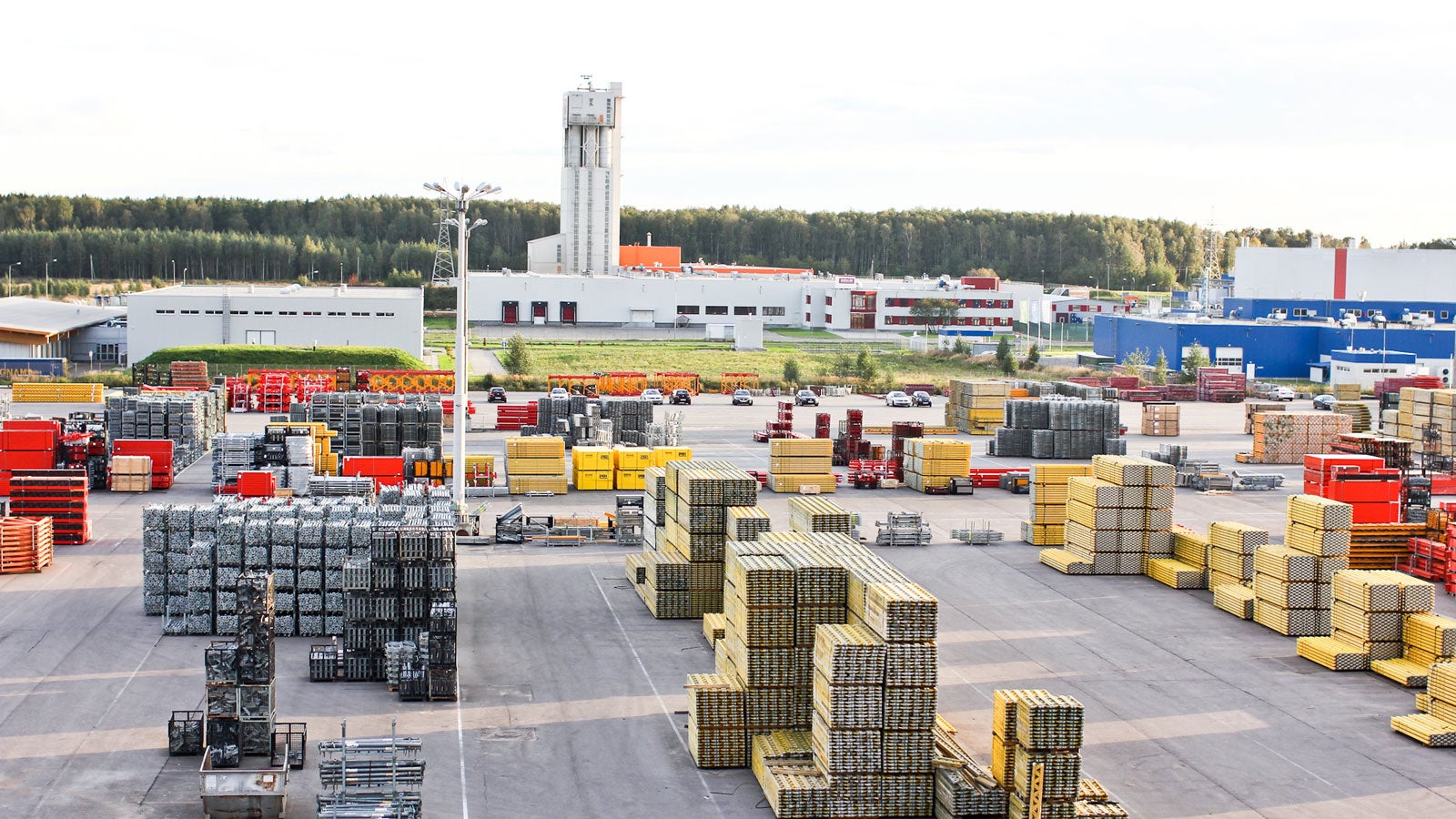 склад опалубки и строительных лесов