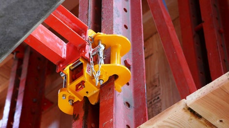 Simple RCS shoe supports the entire system. 