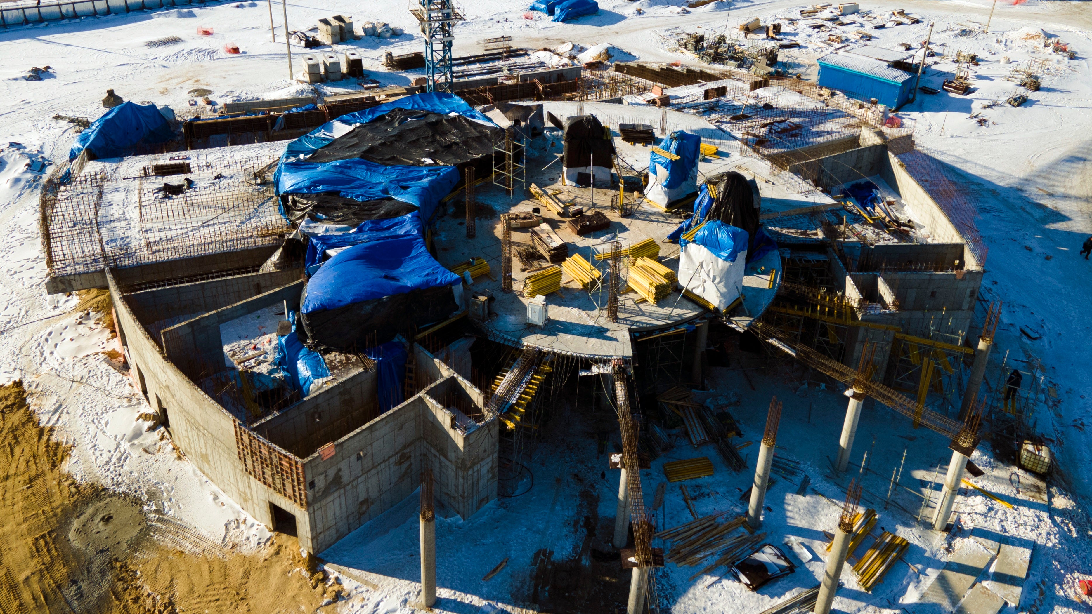 PERI принимала участие в строительстве центрального объекта площади – культурного центра с трибуной, а также Археологического музея. 