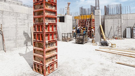 作为墙模使用最大允许混凝土压力为 60 kN/m² ，作为柱模使用最大允许混凝土压力为 75 kN/m² ，减少了混凝土作业过程中的出错几率，提高了施工速度。<br/>