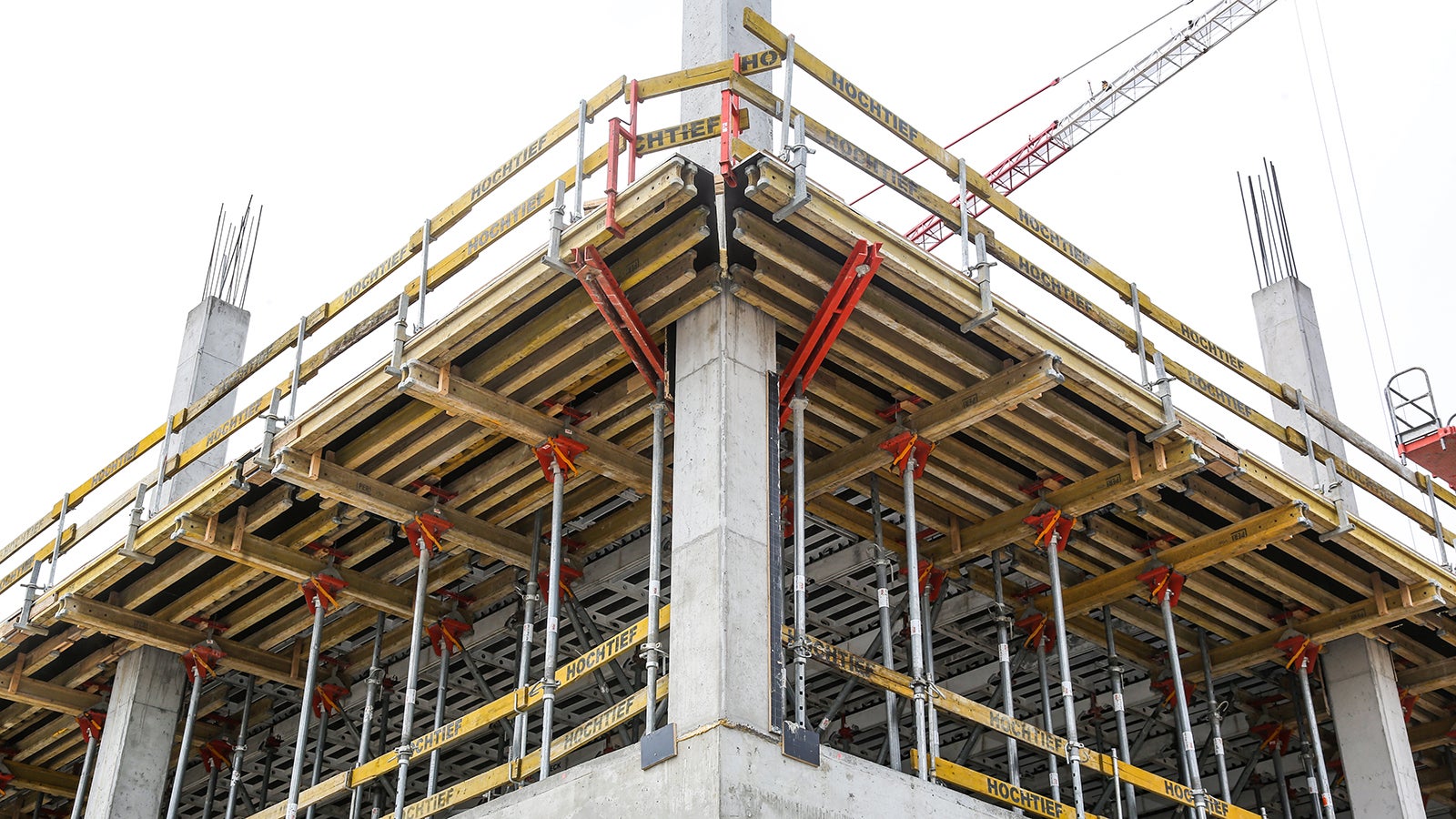 Airport City Gdańsk Zespół budynków biurowo - usługowych z niezbędną infrastrukturą techniczną i drogową - etap I (budynek B I "Alpha") przy ulicy Słowackiego w Gdańsku